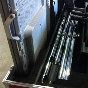 Coffre pour écran interactif 70&Prime; PN-L702B de Sharp