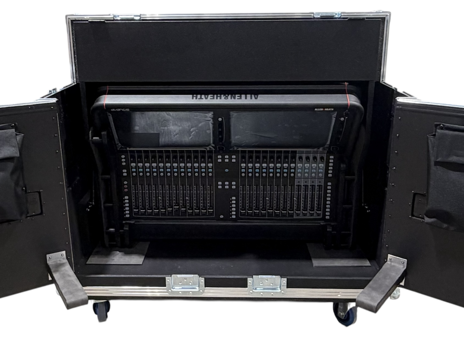 Flight case sur mesure pour console Allen & Heath Avantis