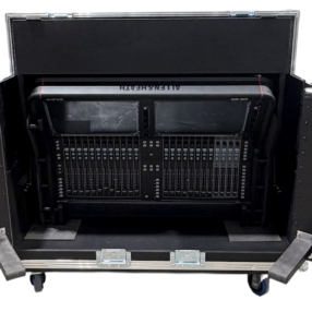 Flight case sur mesure pour console Allen & Heath Avantis