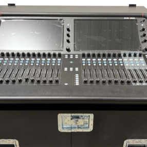 Flight case sur mesure pour console Allen & Heath Avantis